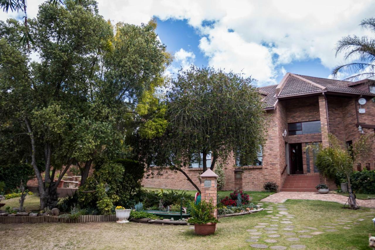 Jenny'S Guest House Grahamstown Exterior foto